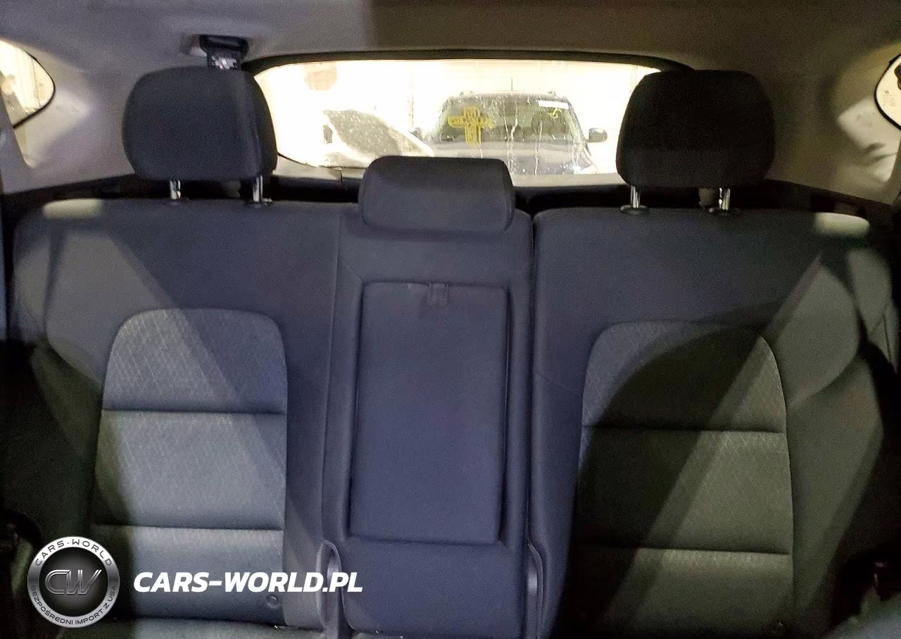 2018 Hyundai Tucson Value VIN:KM8J3CA28JU775584 - 10