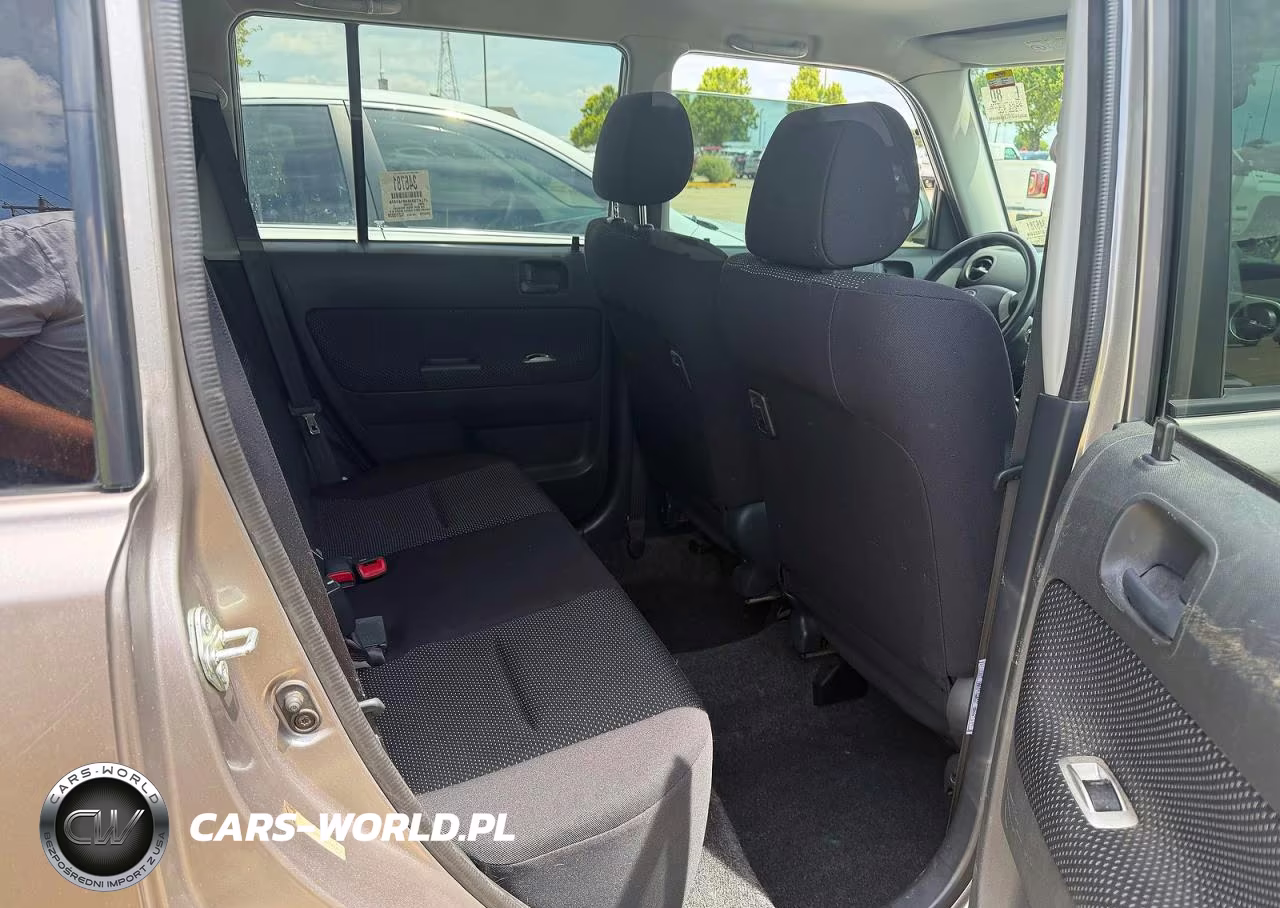2004 Toyota Scion Xb VIN:JTLKT334640161379 - 6