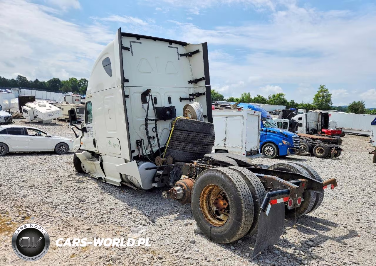 2018 Freightliner Cascadia 1 - Semi Truck VIN:3AKJGLDR1JSJL1686 - 3