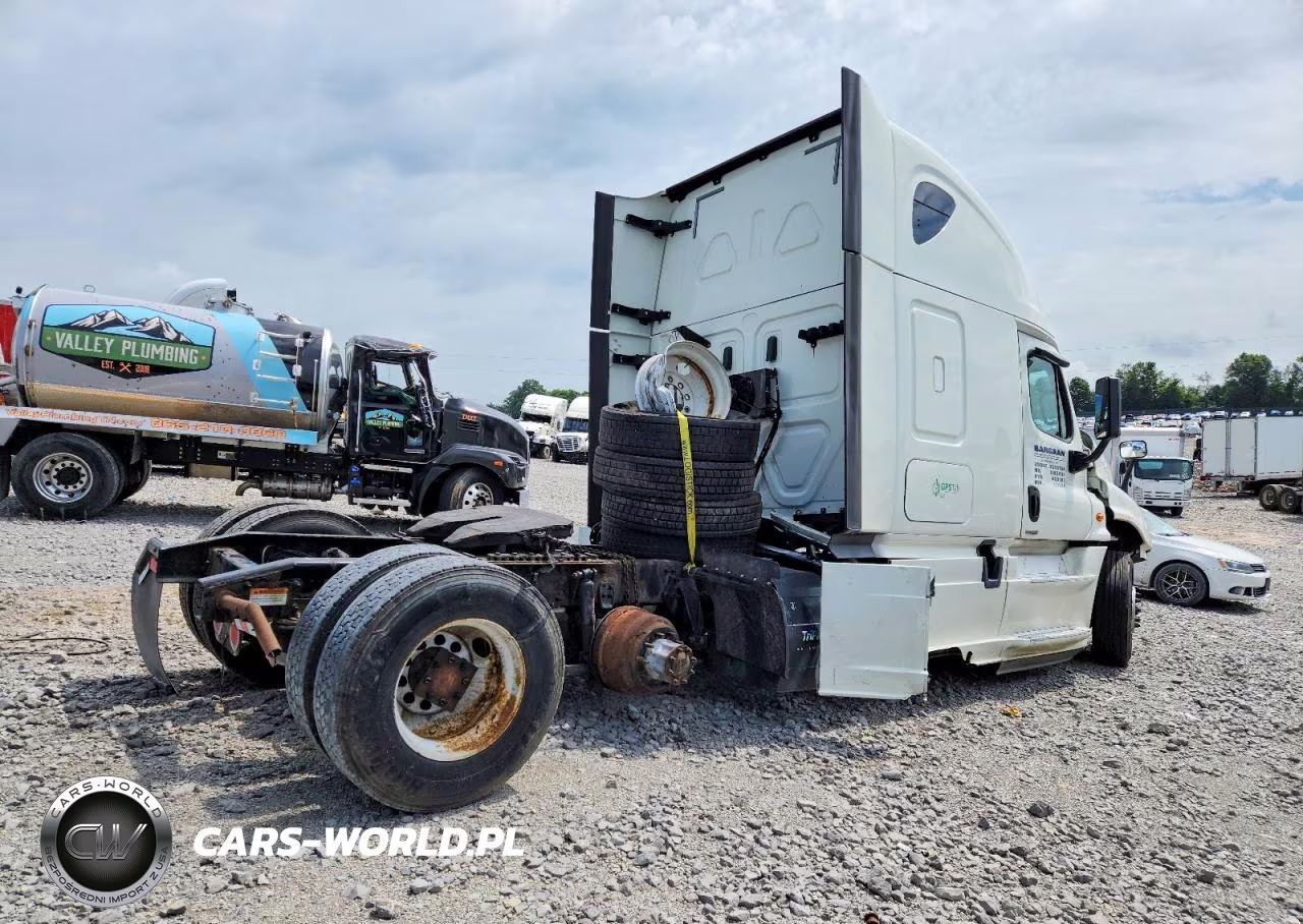 2018 Freightliner Cascadia 1 - Semi Truck VIN:3AKJGLDR1JSJL1686 - 4