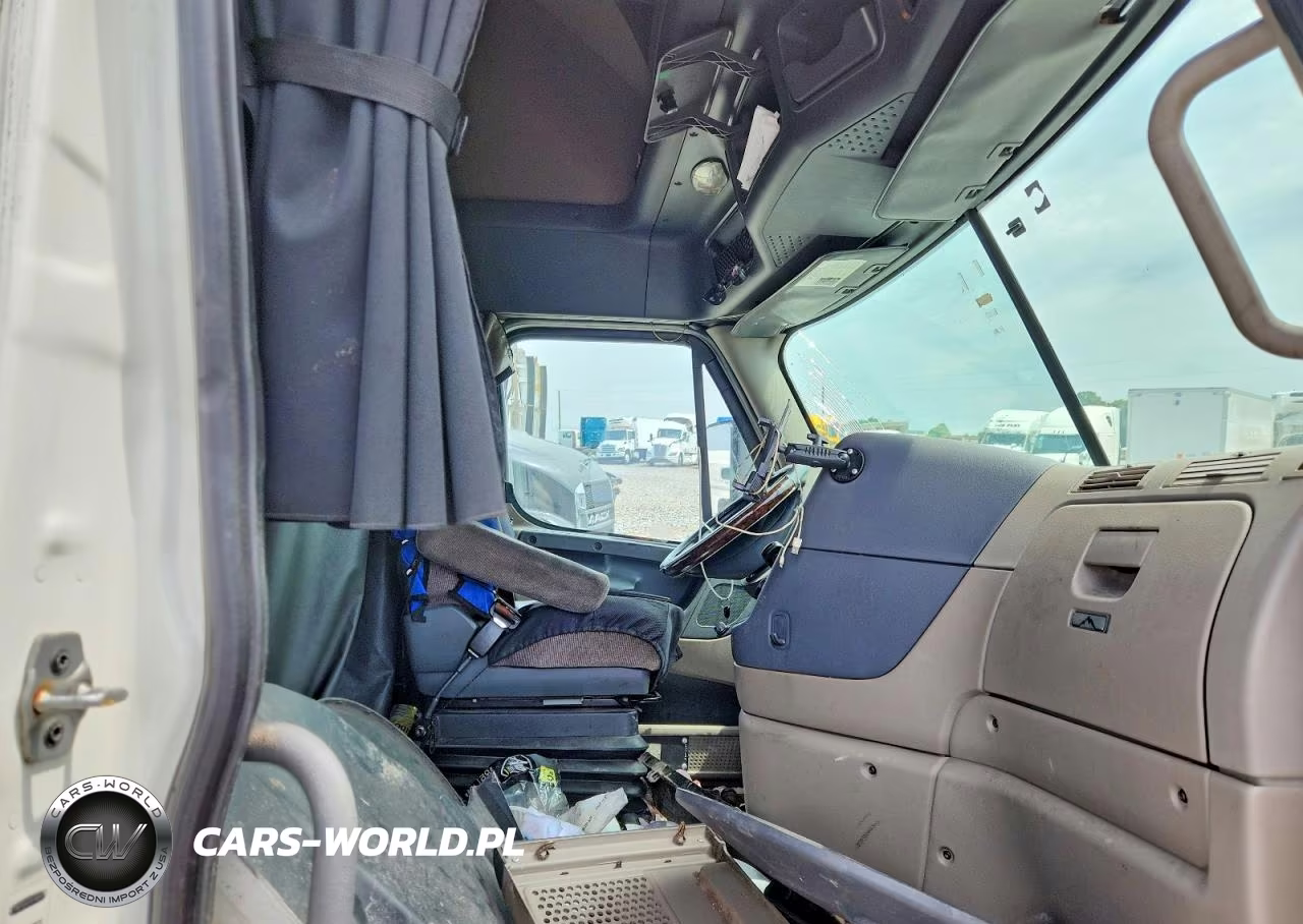 2018 Freightliner Cascadia 1 - Semi Truck VIN:3AKJGLDR1JSJL1686 - 5