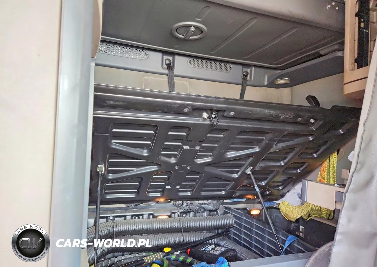 2018 Freightliner Cascadia 1 - Semi Truck VIN:3AKJGLDR1JSJL1686 - 6