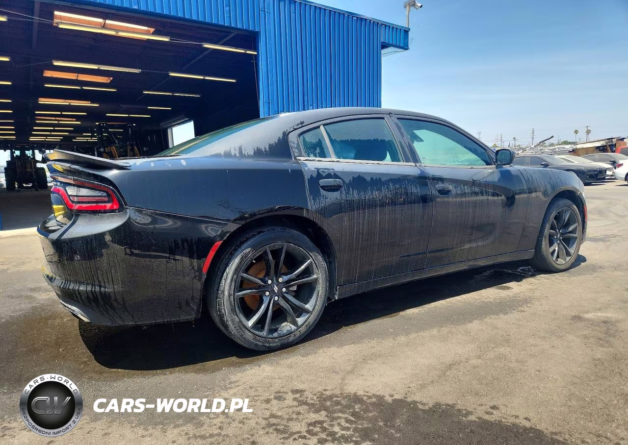 2018 Dodge Charger Sxt VIN:2C3CDXBG3JH313632 - 3