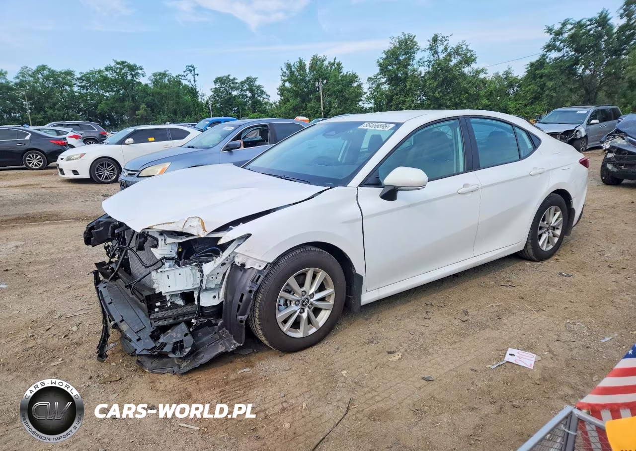 2025 Toyota Camry Le – zdjęcie 1 z 12