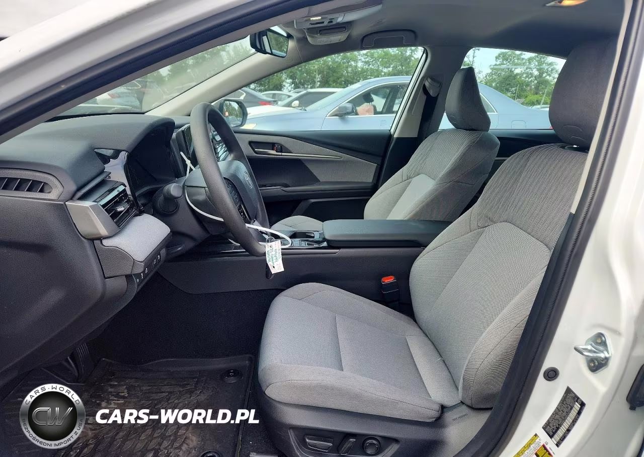 2025 Toyota Camry Le VIN:4T1DAACK3SU629423 - 7