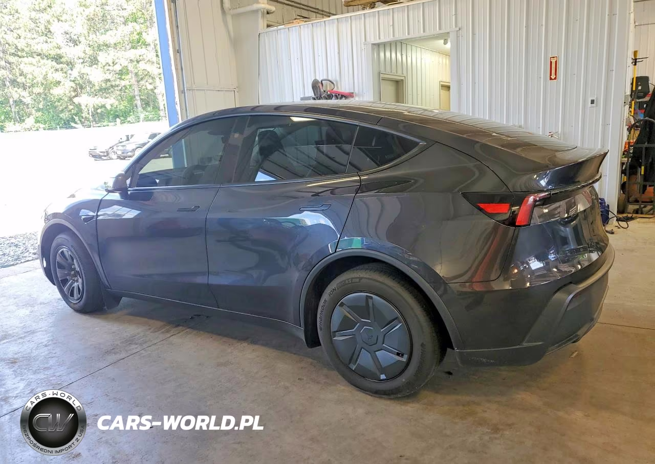 2026 Tesla Model Y VIN:7SAYGDED5TA601010 - 2