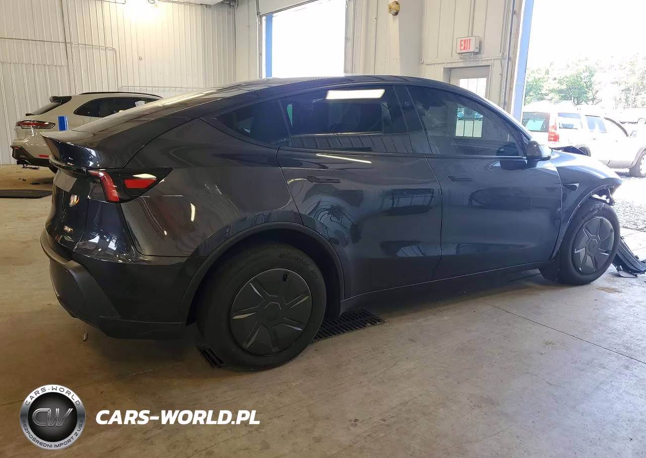 2026 Tesla Model Y VIN:7SAYGDED5TA601010 - 3
