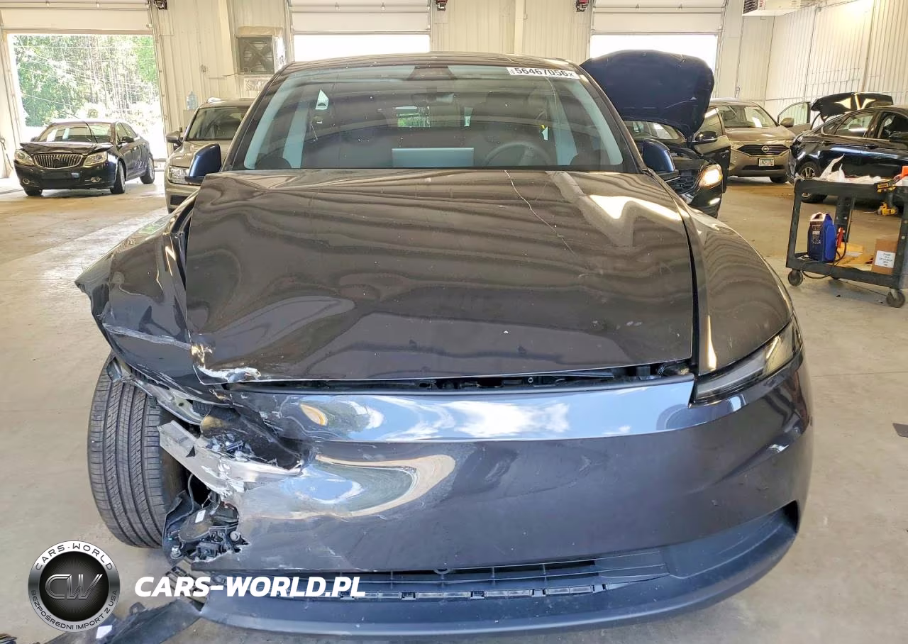 2026 Tesla Model Y VIN:7SAYGDED5TA601010 - 5