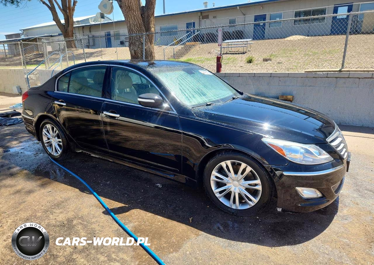 2013 Hyundai Genesis 3.8L VIN:KMHGC4DD5DU224983 - 4
