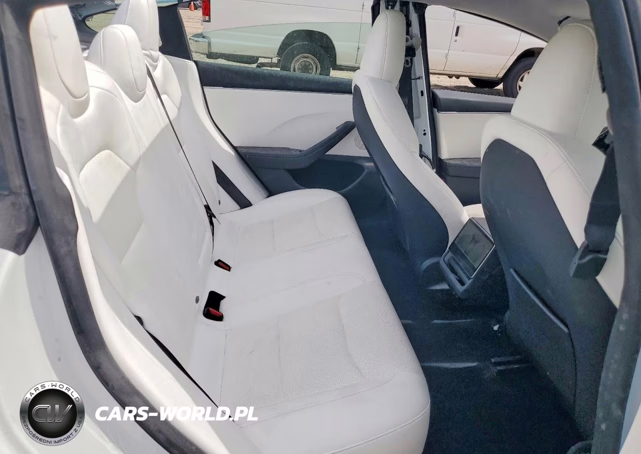 2025 Tesla Model 3 VIN:5YJ3E1EA9SF922129 - 10