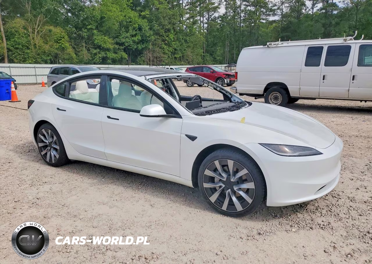 2025 Tesla Model 3 VIN:5YJ3E1EA9SF922129 - 4