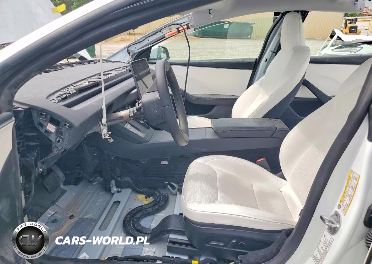 2025 Tesla Model 3 VIN:5YJ3E1EA9SF922129 - 7