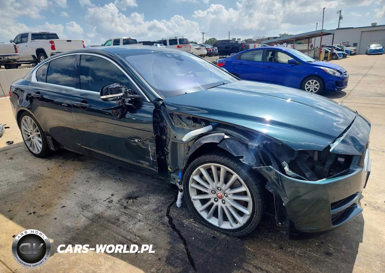 2017 Jaguar Xe Prestige VIN:SAJAK4BV5HA966513 - 4