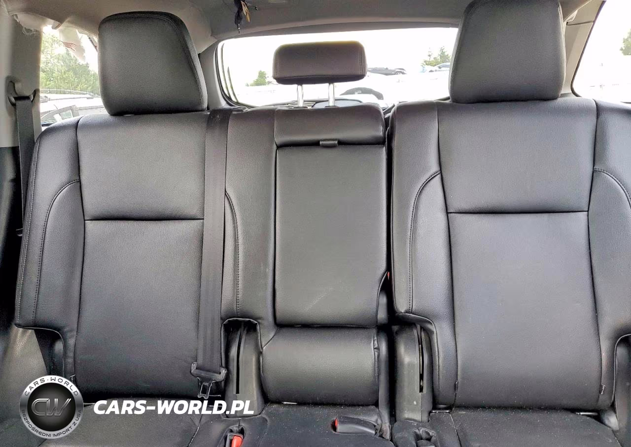 2019 Toyota Highlander Le VIN:5TDBZRFH2KS727351 - 10