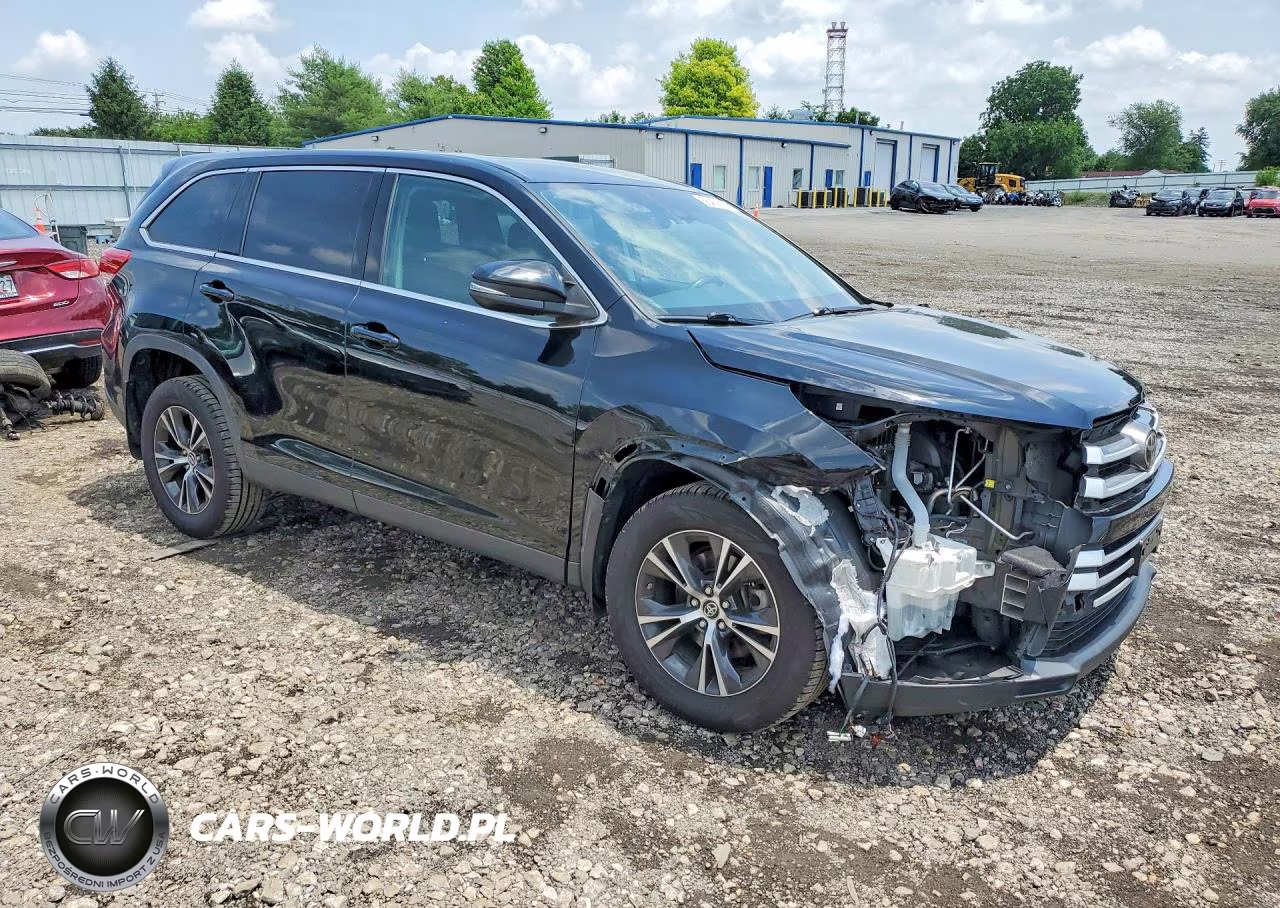 2019 Toyota Highlander Le VIN:5TDBZRFH2KS727351 - 4