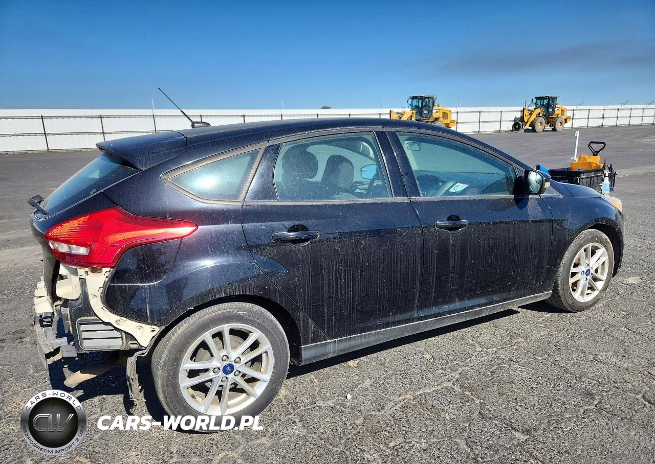 2016 Ford Focus Se VIN:1FADP3K29GL351839 - 3