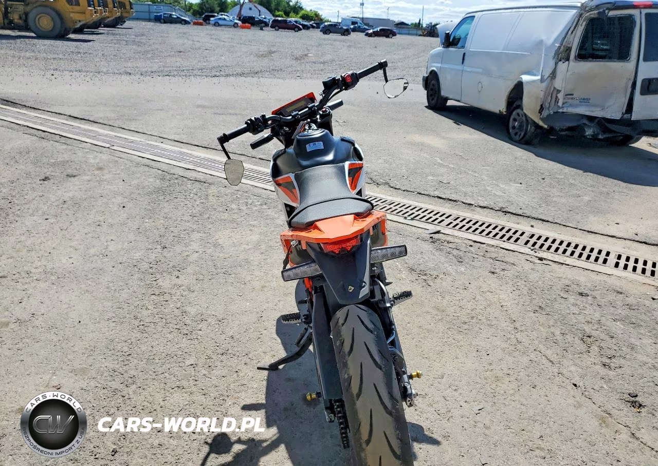 2025 Ktm 690 Smc R VIN:MD2J2J402SN201008 - 4