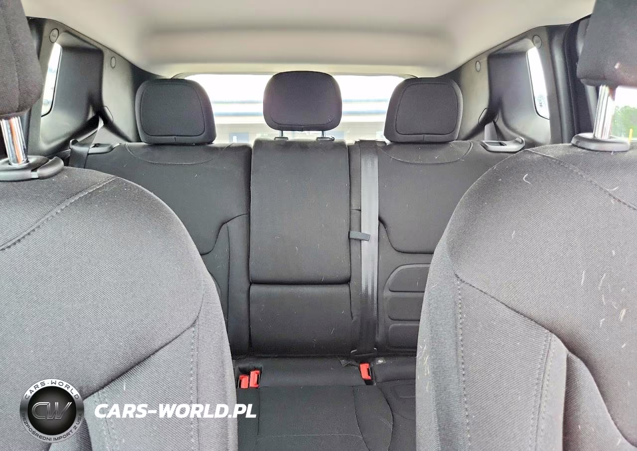 2021 Jeep Renegade Latitude VIN:ZACNJCBB4MPN26826 - 10
