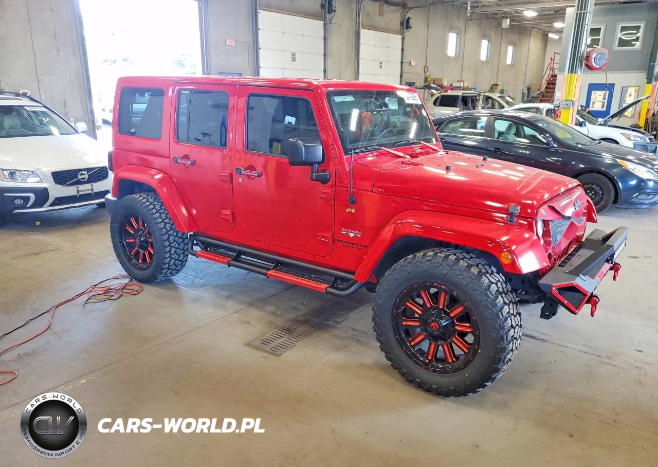 2016 Jeep Wrangler Unlimited Sahara VIN:1C4BJWEG5GL288461 - 4