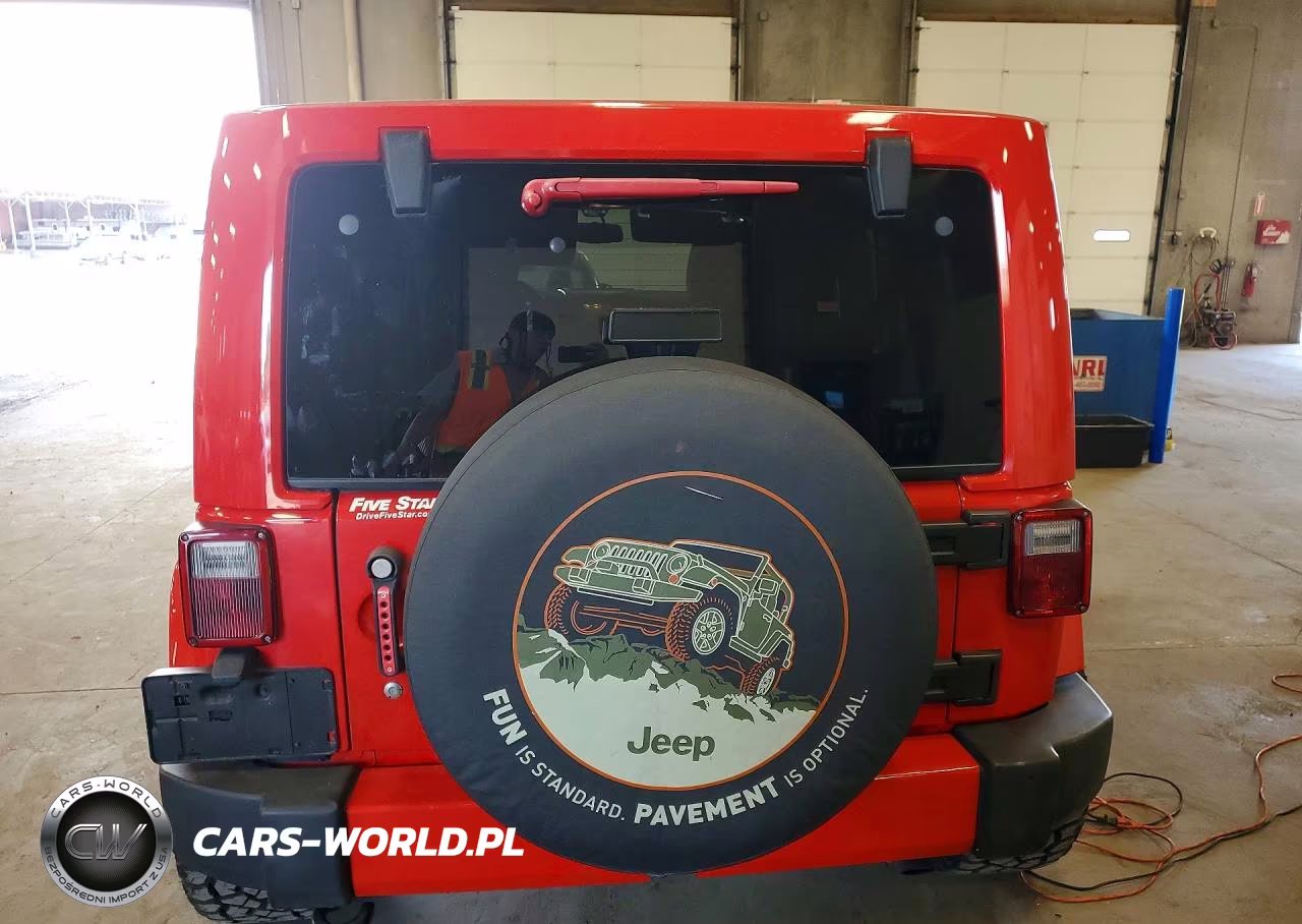2016 Jeep Wrangler Unlimited Sahara VIN:1C4BJWEG5GL288461 - 6