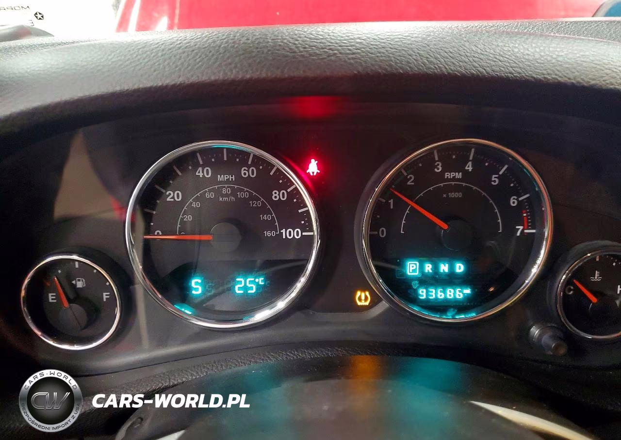 2016 Jeep Wrangler Unlimited Sahara VIN:1C4BJWEG5GL288461 - 9