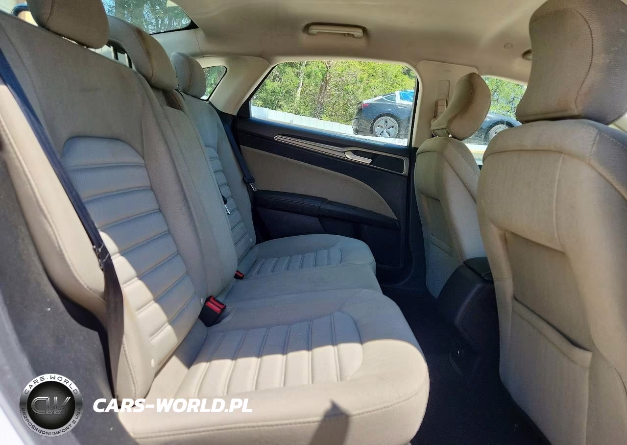 2018 Ford Fusion S Hybrid VIN:3FA6P0UU7JR100123 - 10