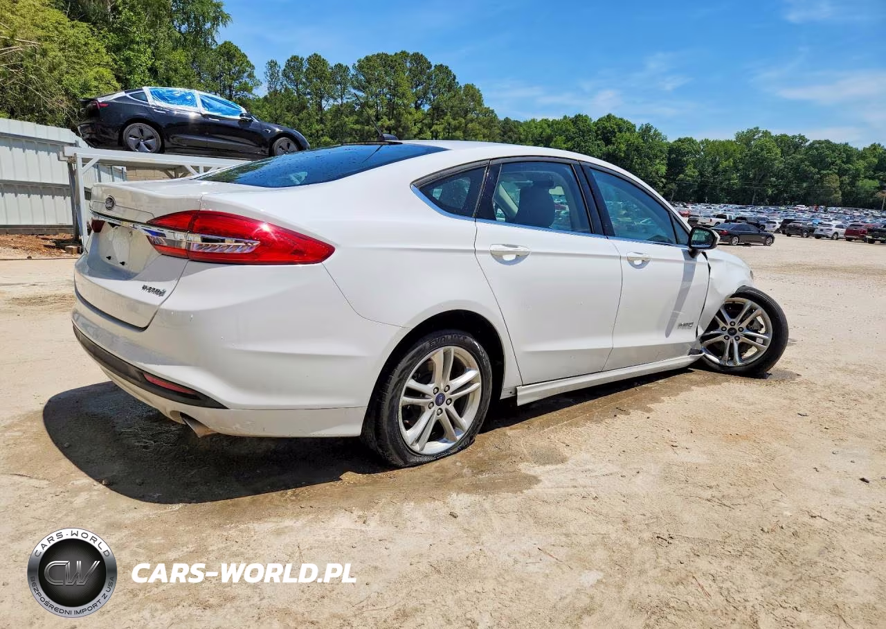 2018 Ford Fusion S Hybrid VIN:3FA6P0UU7JR100123 - 3
