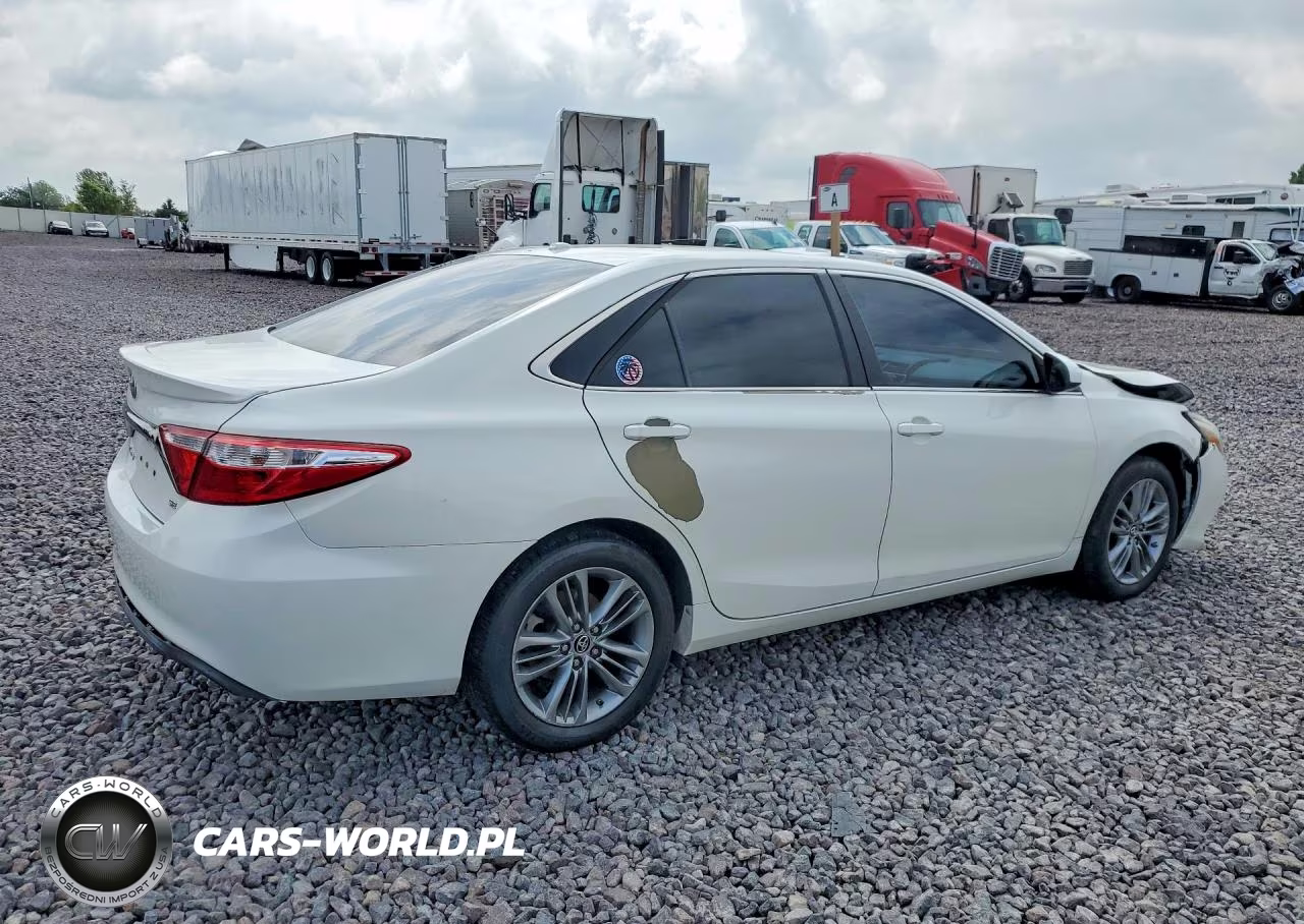 2015 Toyota Camry Se VIN:4T1BF1FK0FU010806 - 3