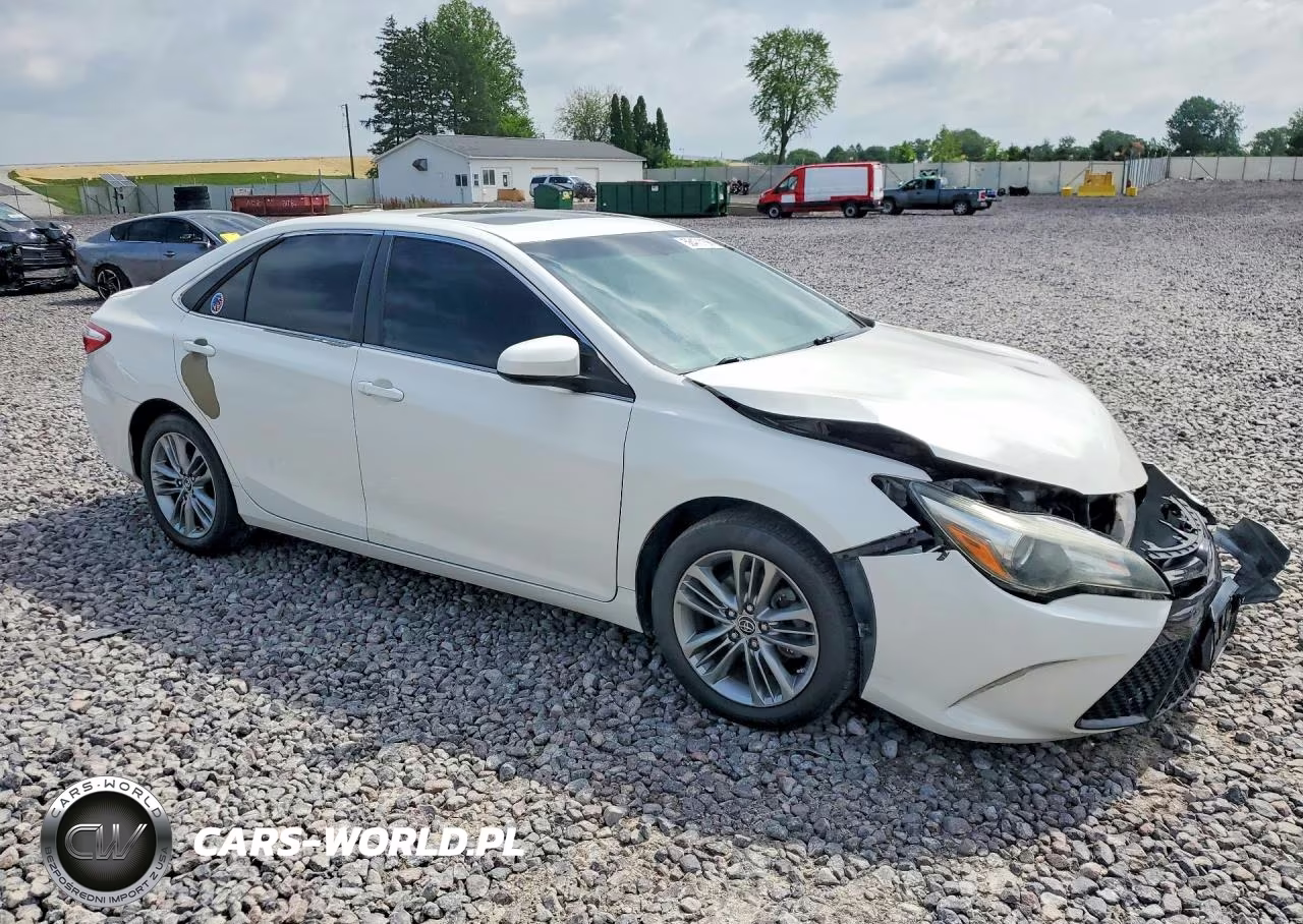 2015 Toyota Camry Se VIN:4T1BF1FK0FU010806 - 4