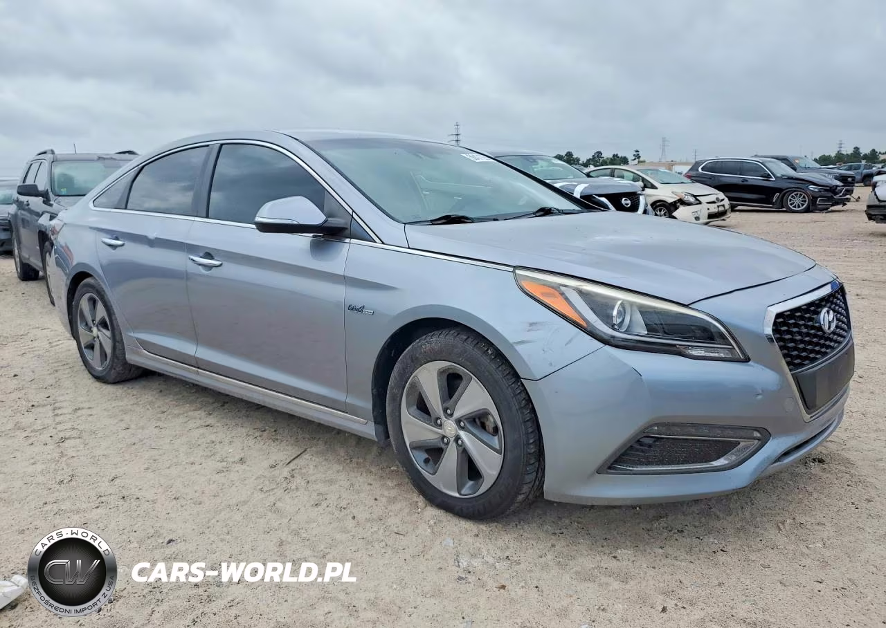 2016 Hyundai Sonata Plug-In Hybrid Limited VIN:KMHE54L29GA029847 - 4