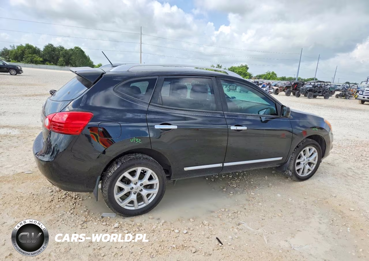 2013 Nissan Rogue S VIN:JN8AS5MV2DW638324 - 3