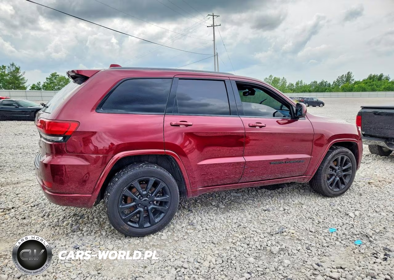 2017 Jeep Grand Cherokee Laredo VIN:1C4RJFAG9HC919122 - 3