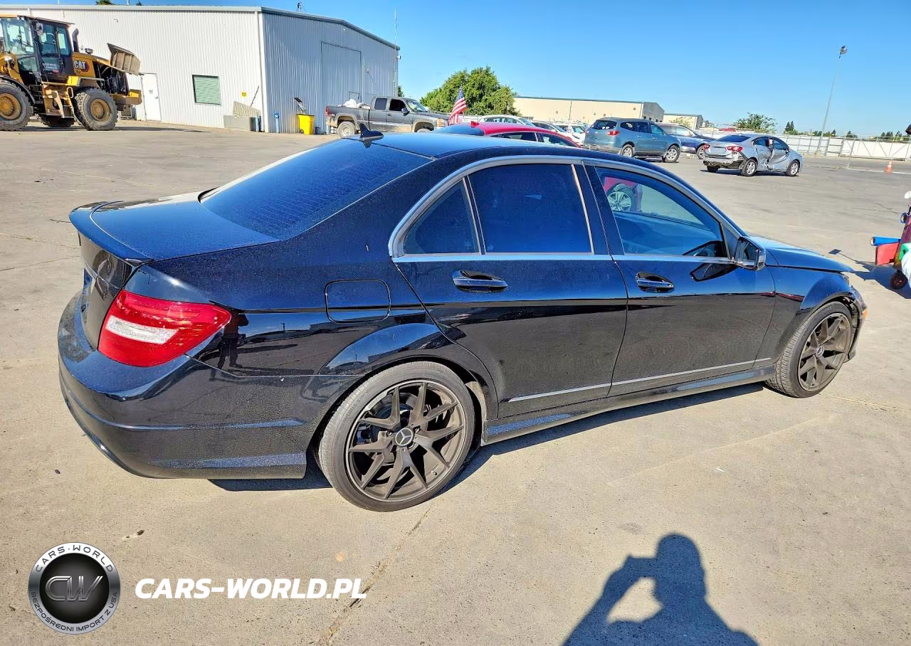 2014 Mercedes-Benz C 250 VIN:WDDGF4HBXEA902687 - 3