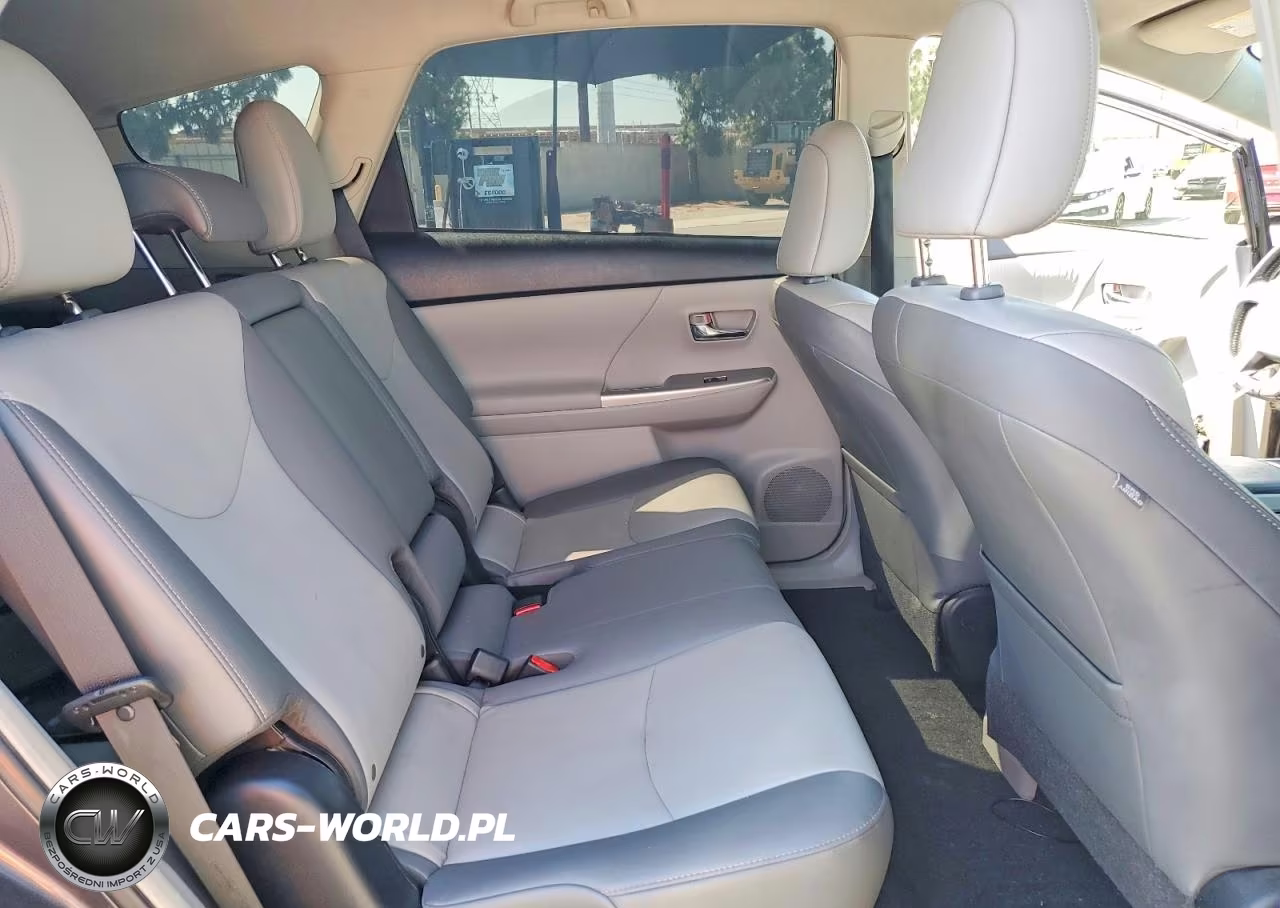 2016 Toyota Prius V Four VIN:JTDZN3EU3GJ046013 - 10