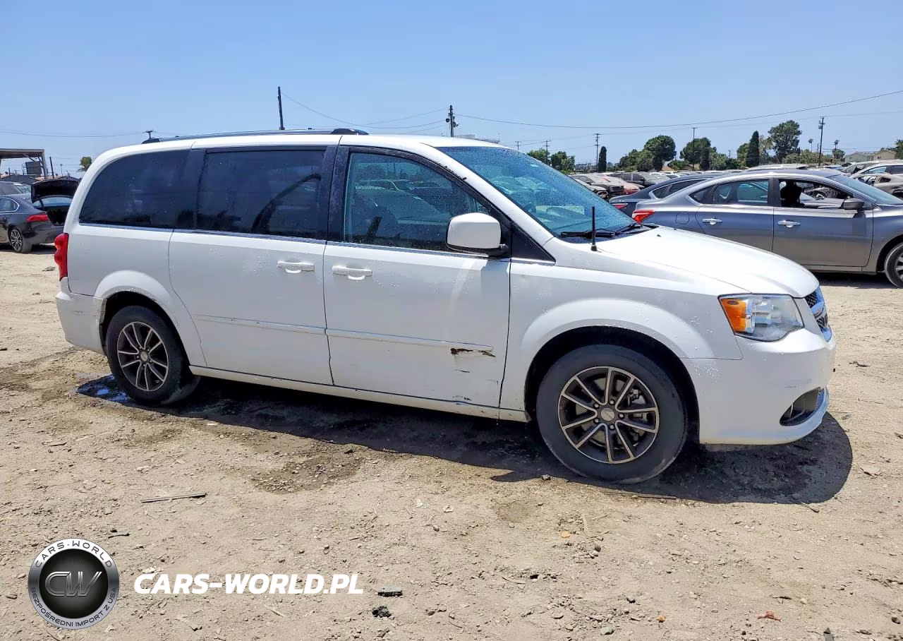 2017 Dodge Grand Caravan Sxt VIN:2C4RDGCG1HR761263 - 4