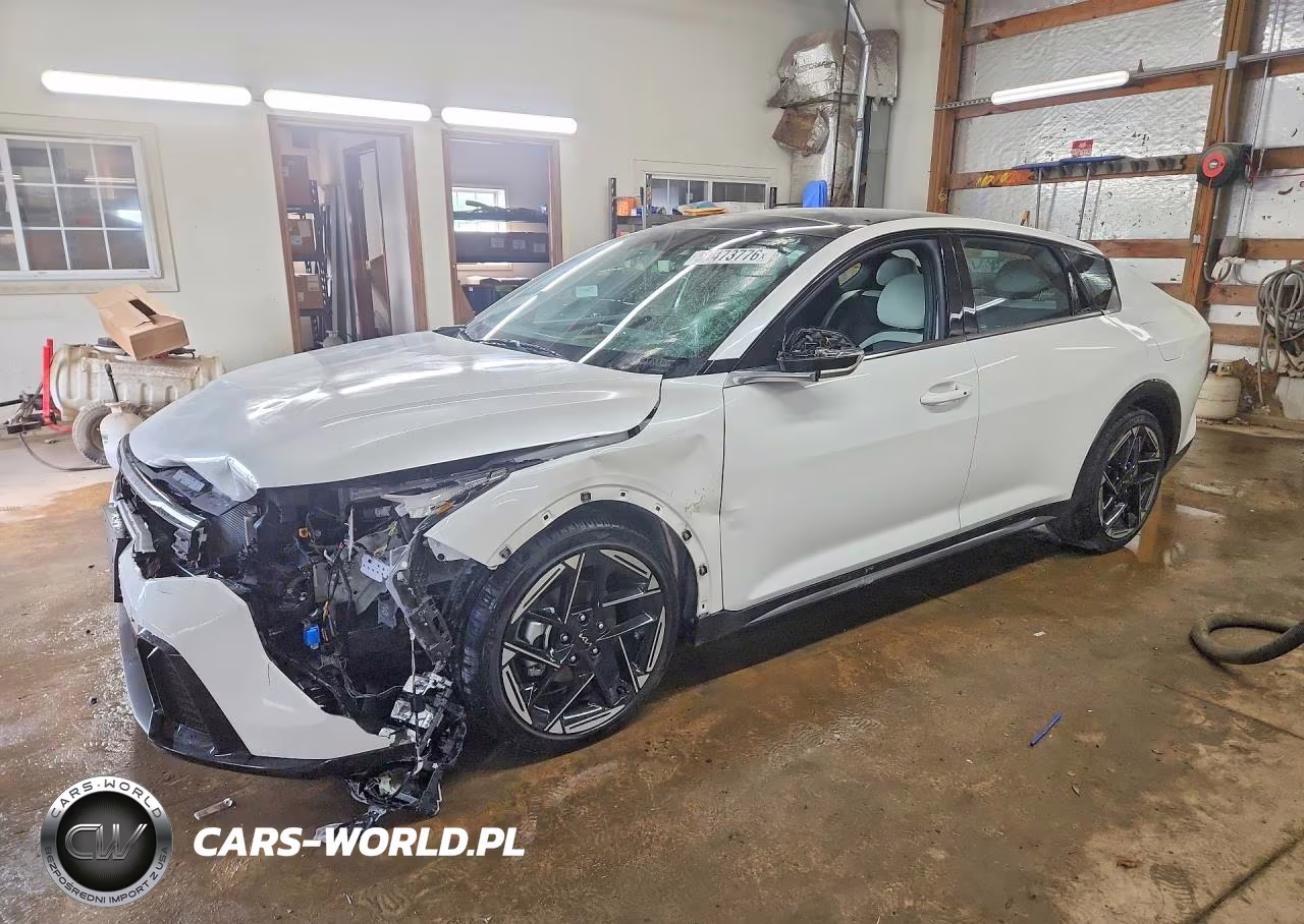 2025 Kia K4 Gt Line – zdjęcie 1 z 12