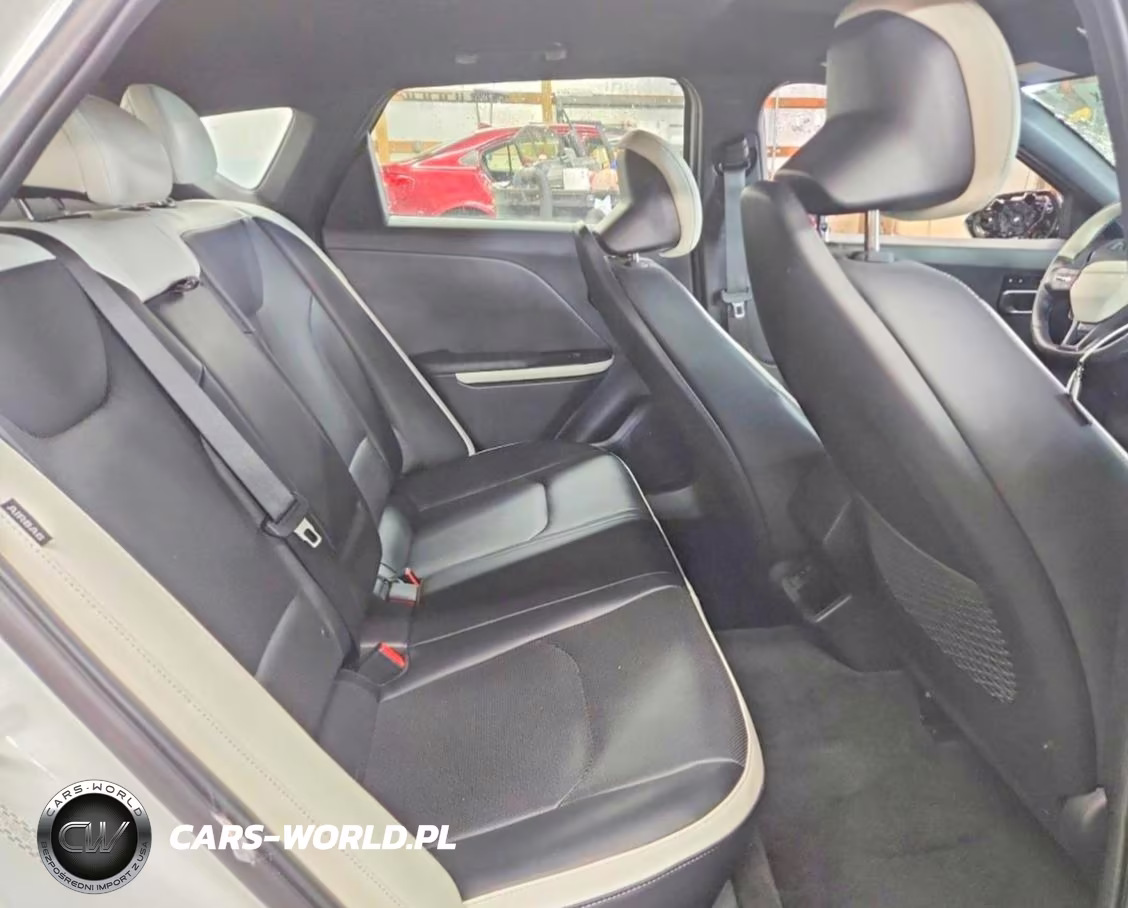 2025 Kia K4 Gt Line VIN:3KPFW4DE9SE122369 - 10