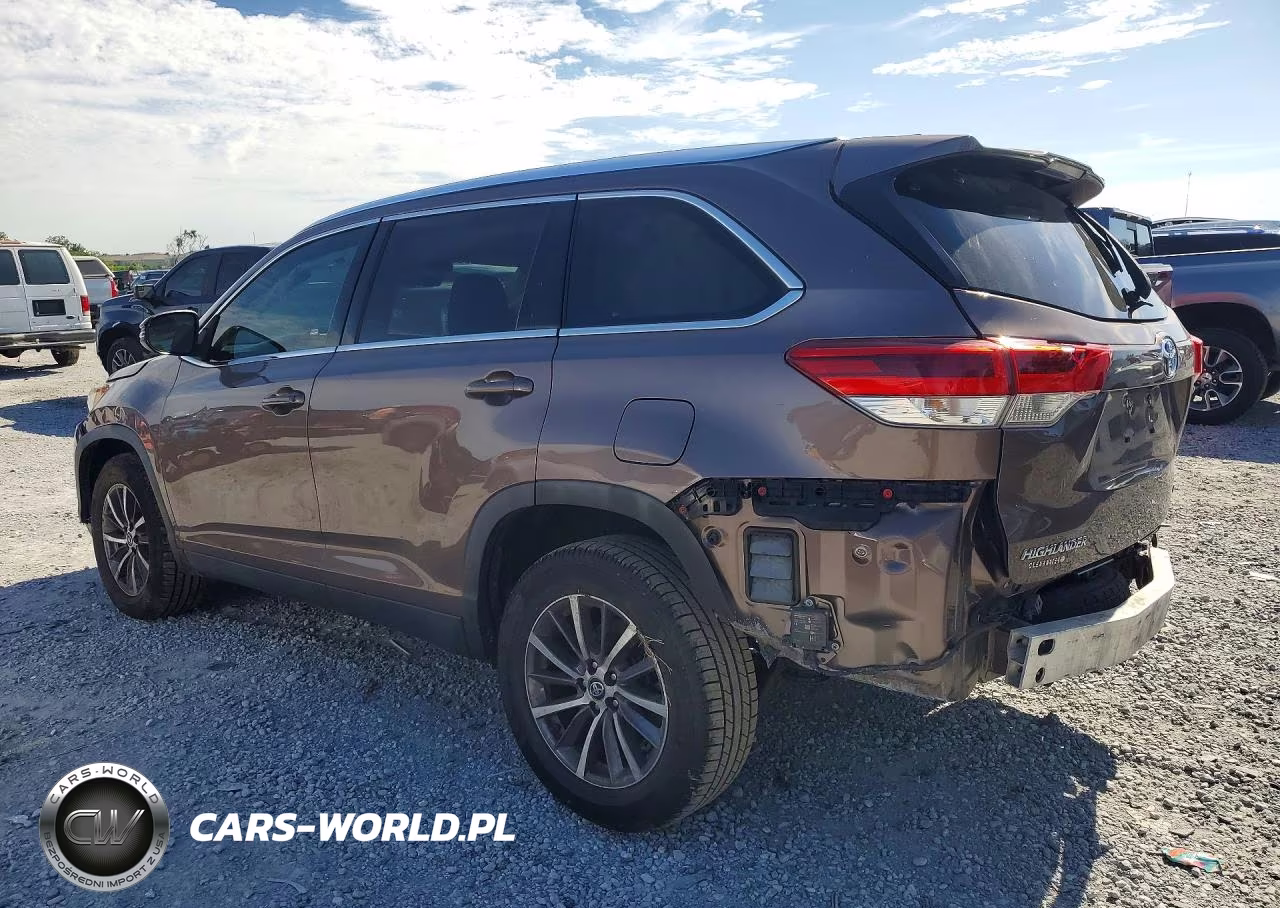 2019 Toyota Highlander Xle VIN:5TDKZRFH1KS312604 - 2