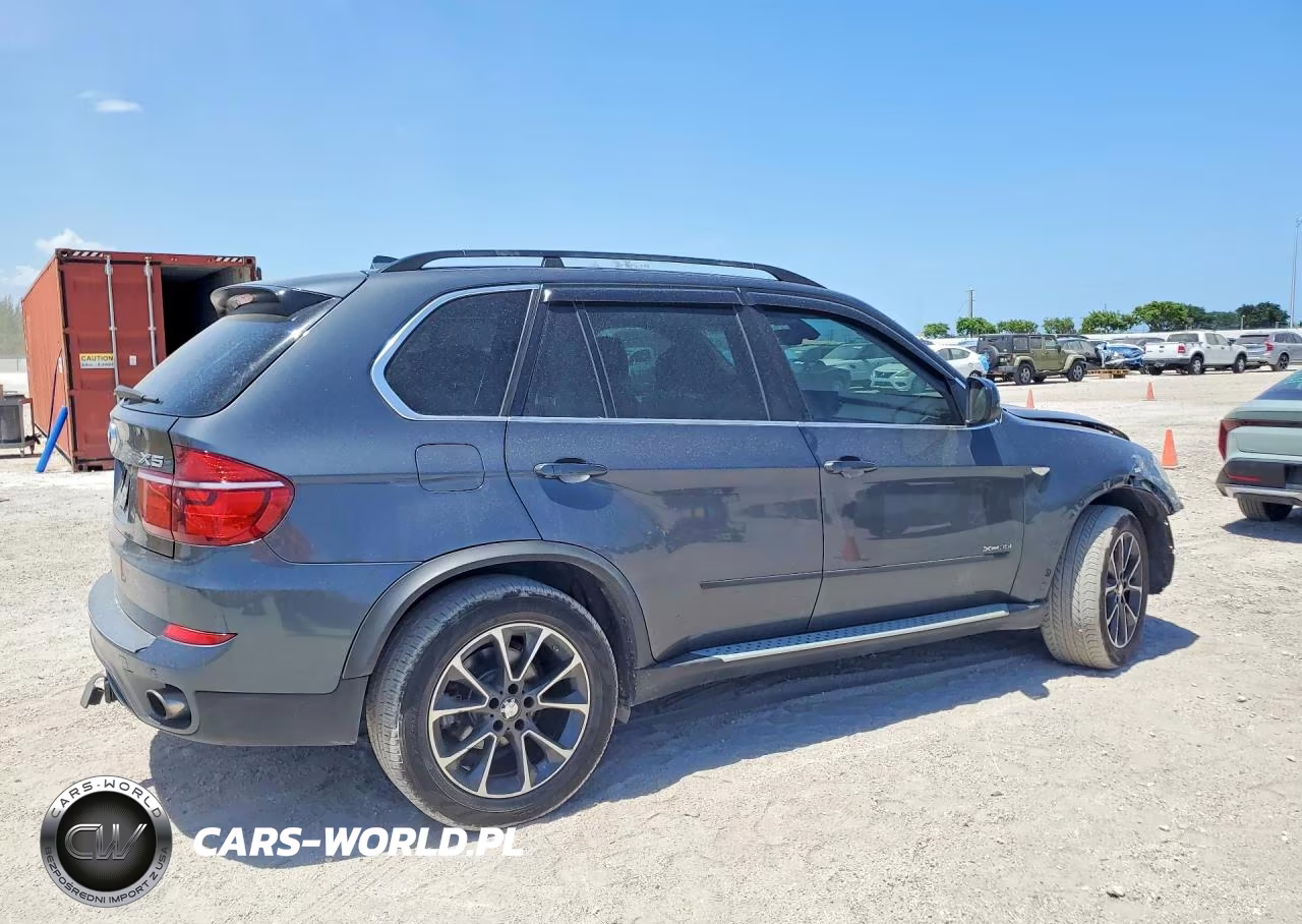 2013 BMW X5 xDrive35I VIN:5UXZV4C53D0E11522 - 3
