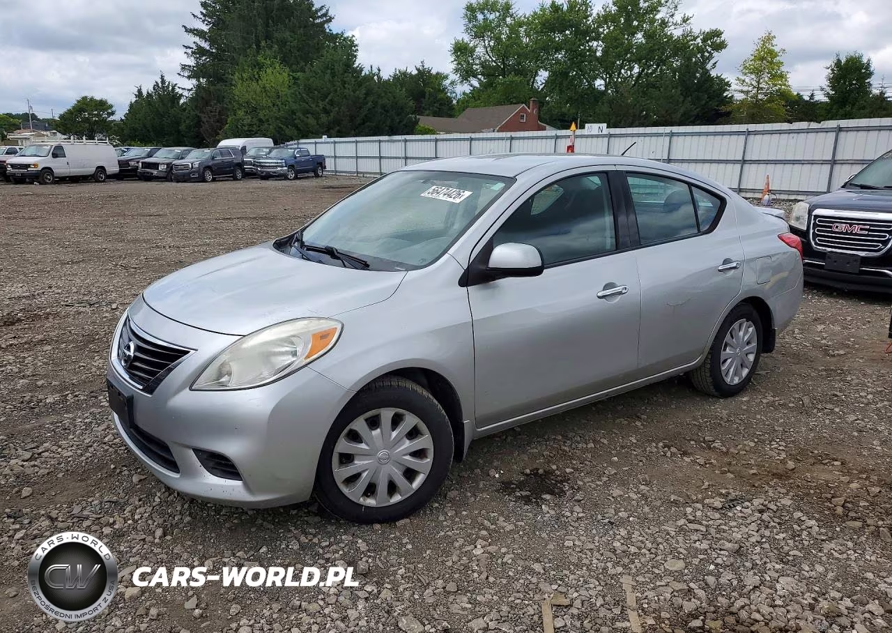 2014 Nissan Versa 1.6 Sv – zdjęcie 1 z 12