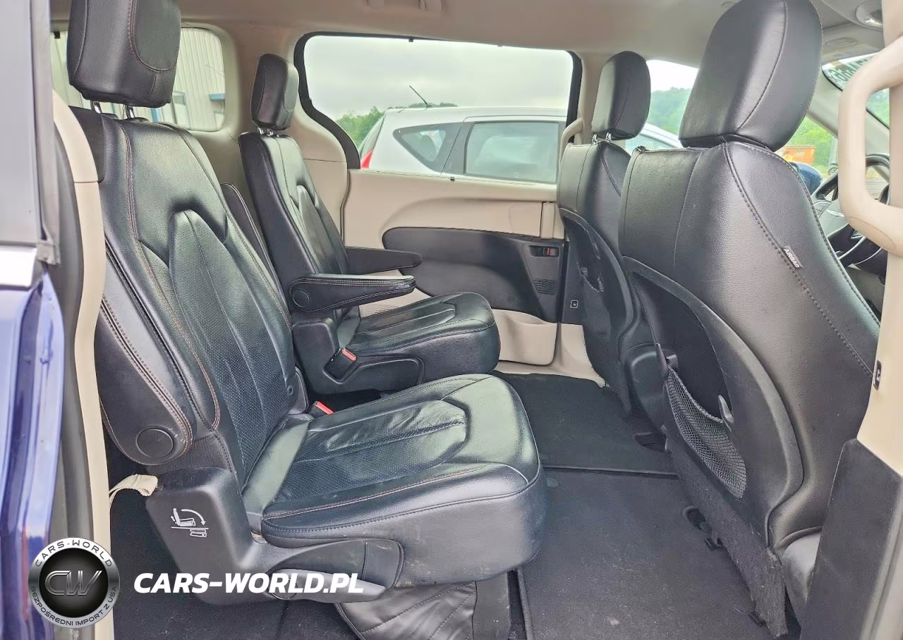 2019 Chrysler Pacifica Touring L VIN:2C4RC1BG1KR561041 - 11