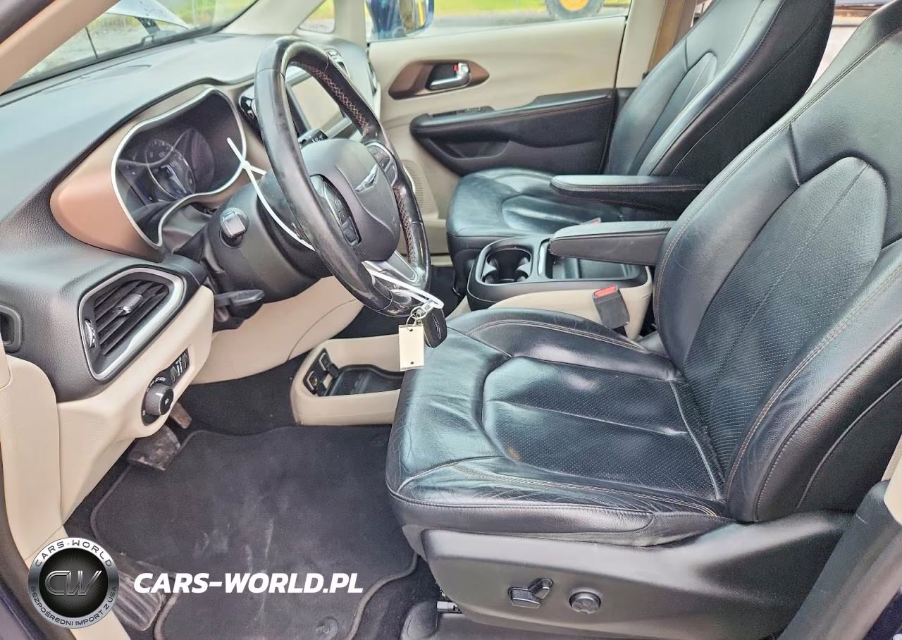 2019 Chrysler Pacifica Touring L VIN:2C4RC1BG1KR561041 - 7