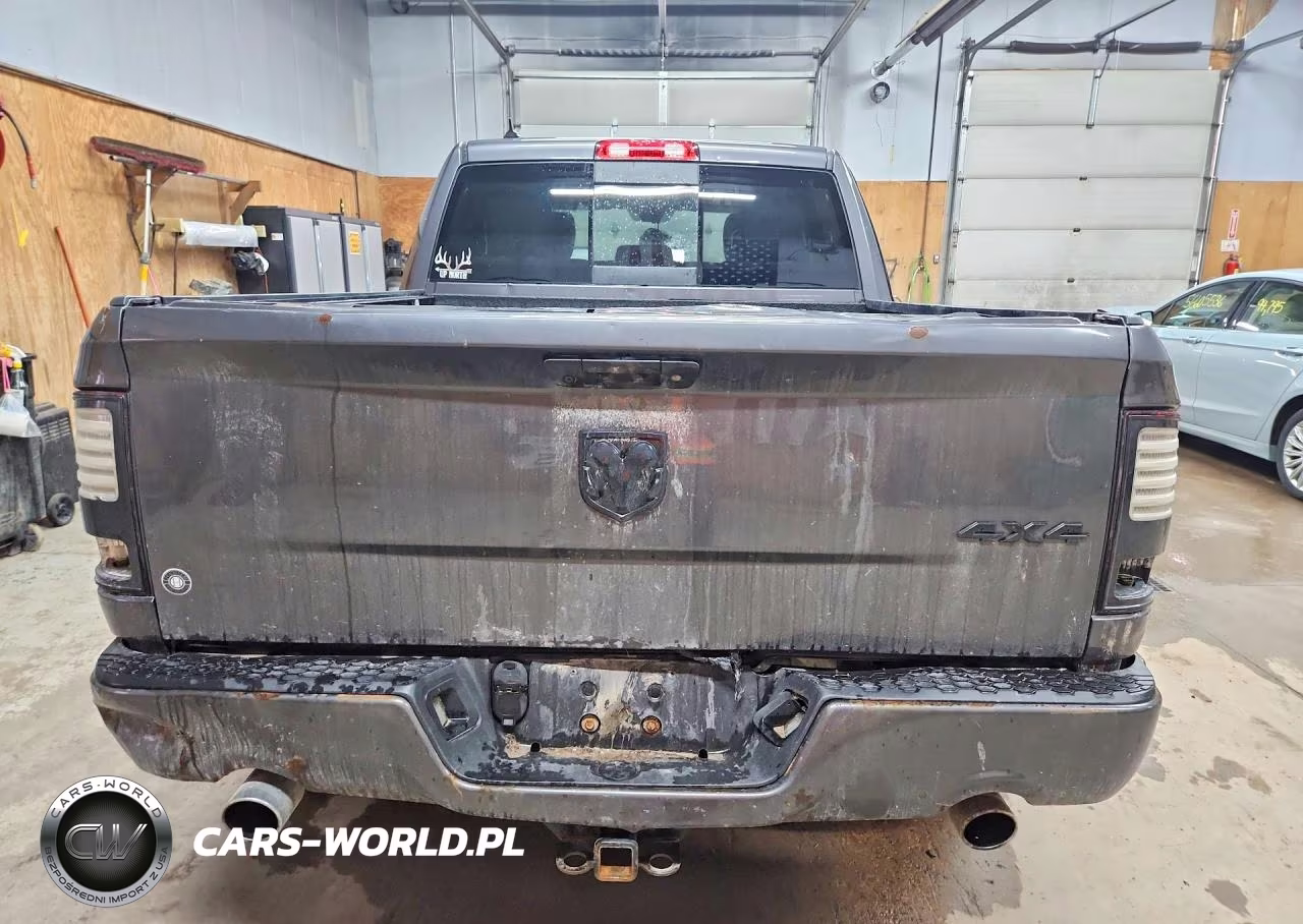 2018 Ram 1500 Sport VIN:1C6RR7MT6JS285262 - 6