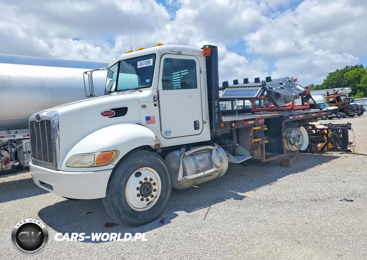 2013 Peterbilt 352 Flatbed Truck – zdjęcie 1 z 10