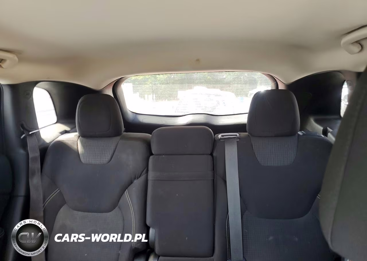 2015 Jeep Cherokee Latitude VIN:1C4PJLCB1FW670981 - 10