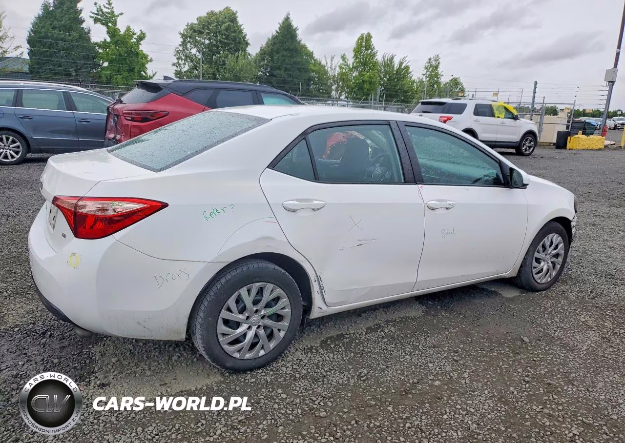 2019 Toyota Corolla Le VIN:2T1BURHE8KC243534 - 3