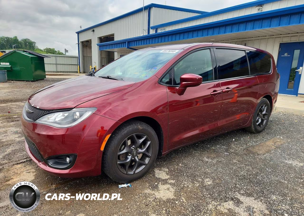2018 Chrysler Pacifica Touring Plus – zdjęcie 1 z 13