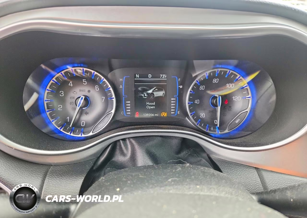 2018 Chrysler Pacifica Touring Plus VIN:2C4RC1FG3JR339531 - 9