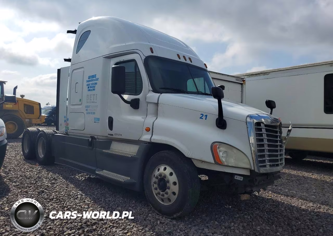 2014 Freightliner Cascadia Semi Truck