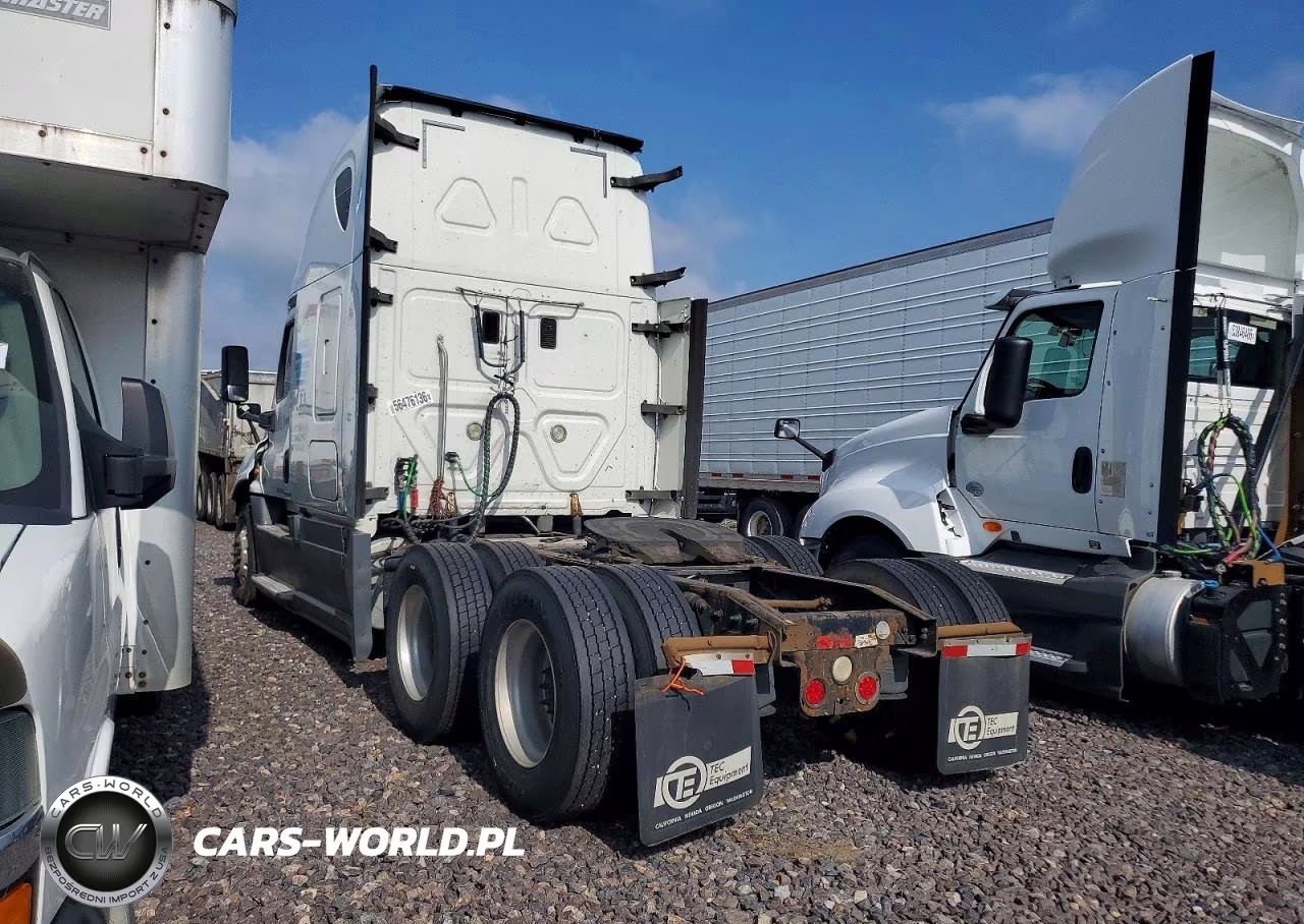 2014 Freightliner Cascadia Semi Truck VIN:3AKJGLD53ESFX3794 - 3